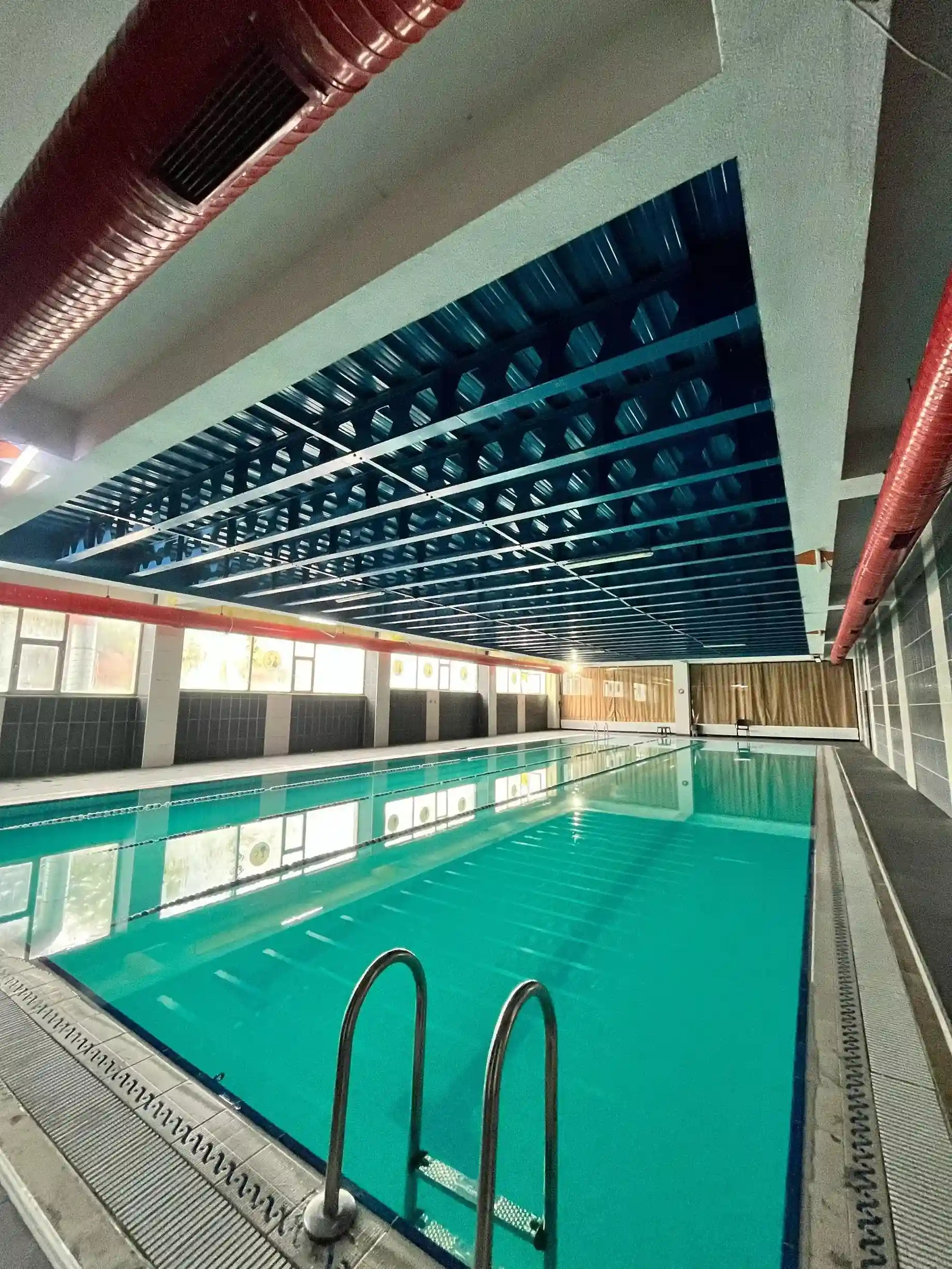 Aura Fitness Yarı Olimpik Havuz